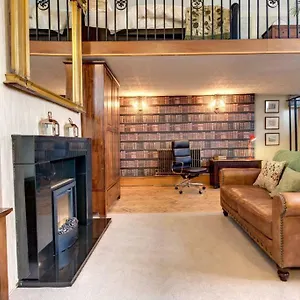 Carnegie Library: Bronte 1 Bedroom , Swinton (South Yorkshire) United Kingdom